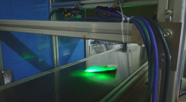 快遞包裹300mm寬度流水線(xiàn)全覆蓋讀碼